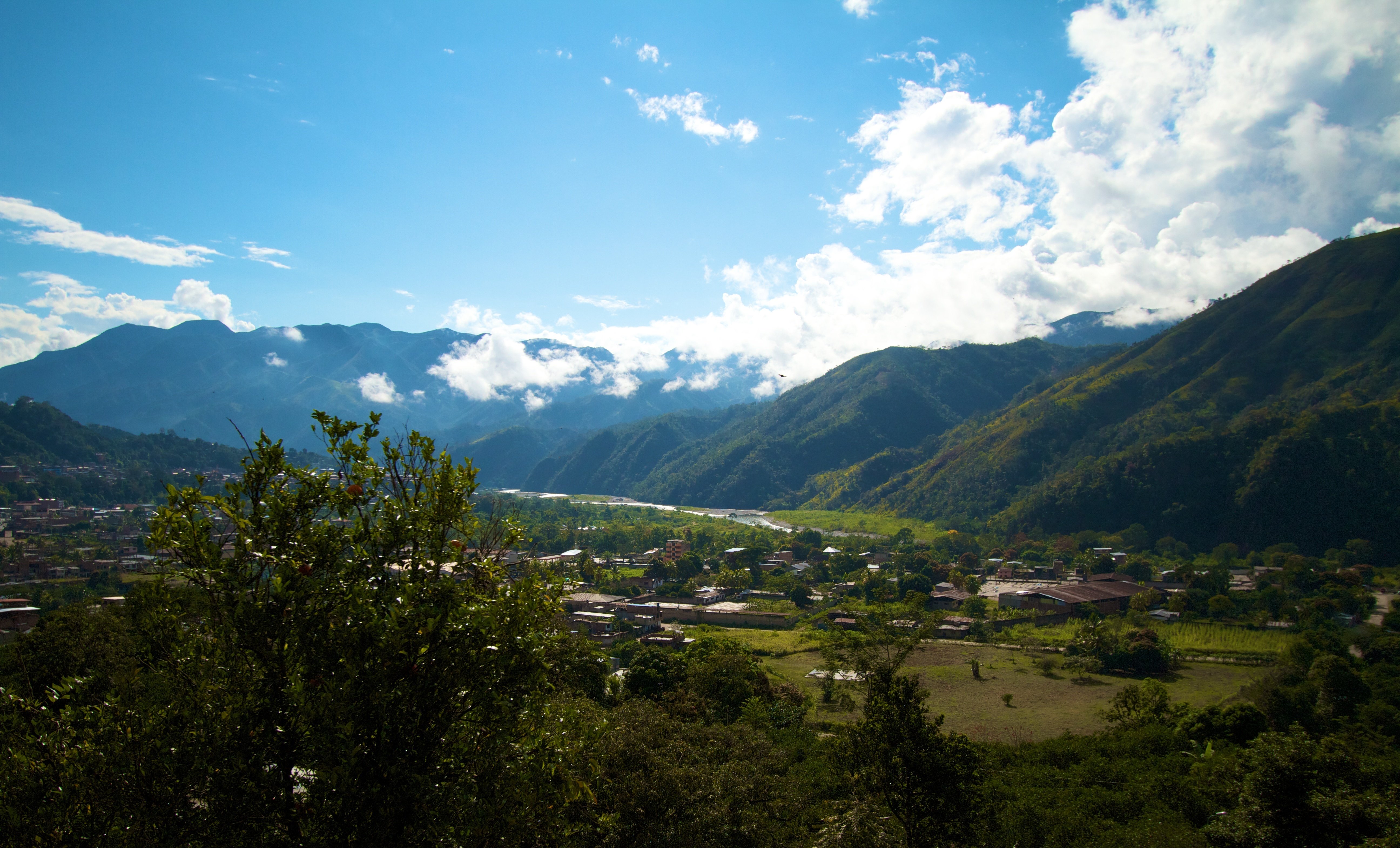 The valley surrounding San Martín de Pangoa